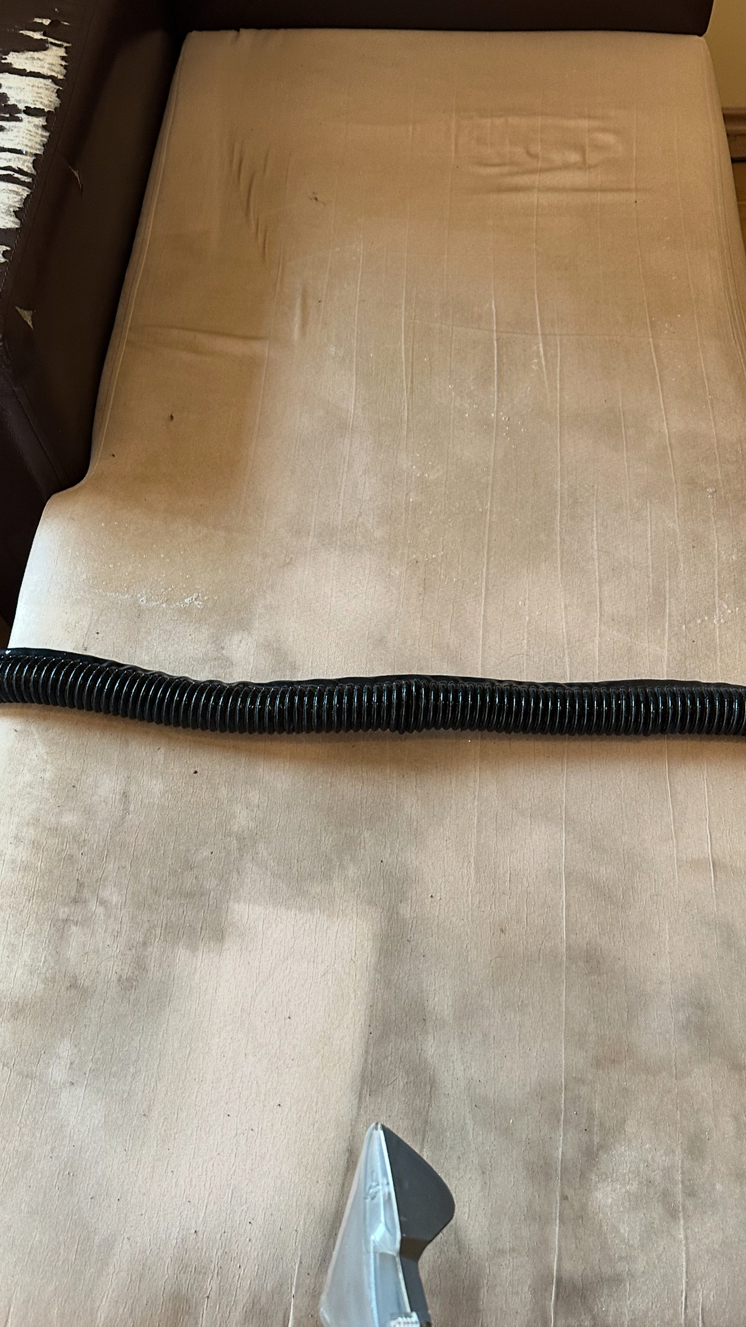 Before photo for Пране на мека мебел