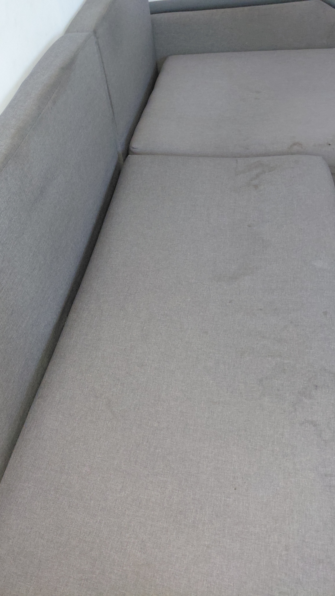 Before photo for Пране на мека мебел